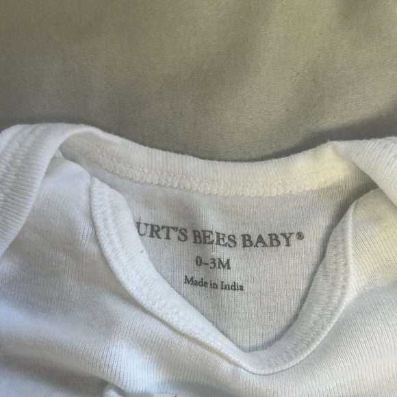 Burt's Bees Baby - Pair of Gray and White Onesie Footies-One Piece Sleepers - Picture 3 of 6